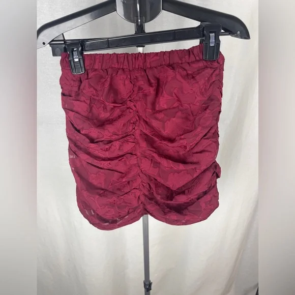 Lulus Wine Red Jacquard Ruched Mini Skirt Size XS NWT - Picture 8 of 10